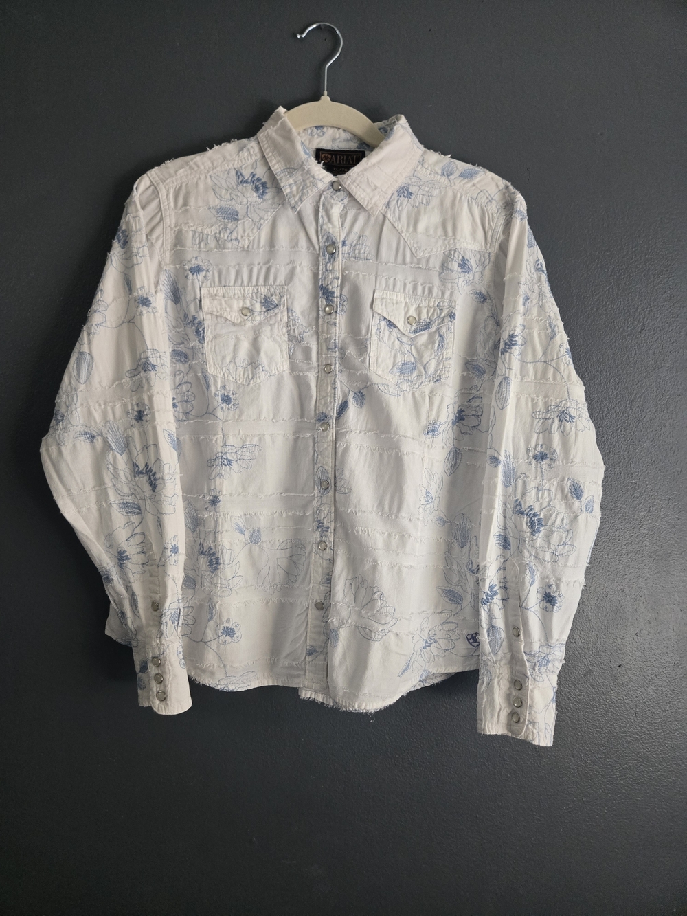 Ariat Vintage White and Blue Floral Snap Front Torn Ribbon Shirt XL